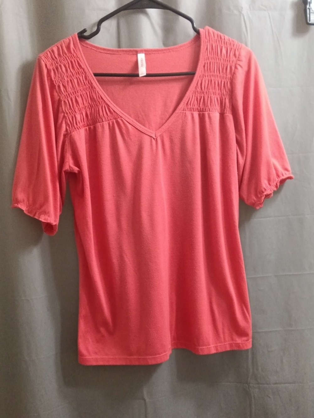Xhilaration Coral V-Neck Smocked Shoulder Short Sleeve Top